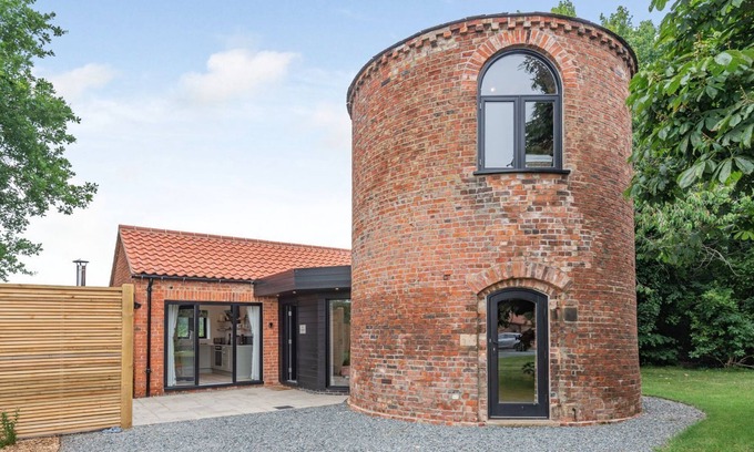 Frampton Cottage | 1 bedroom accommodation in Thornton Le Fen, near Boston