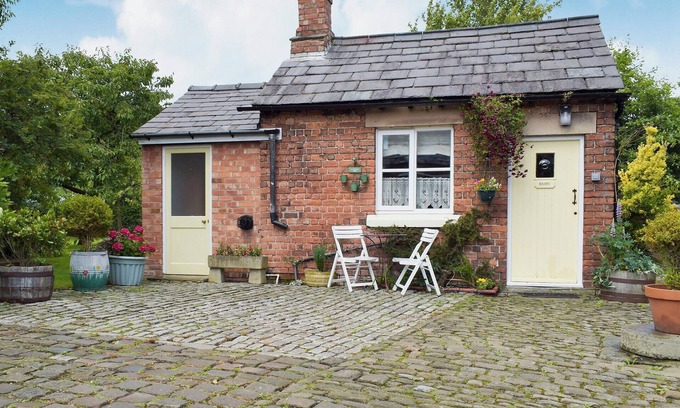 Ormskirk Cottage | 1 bedroom accommodation in Burscough, near Southport