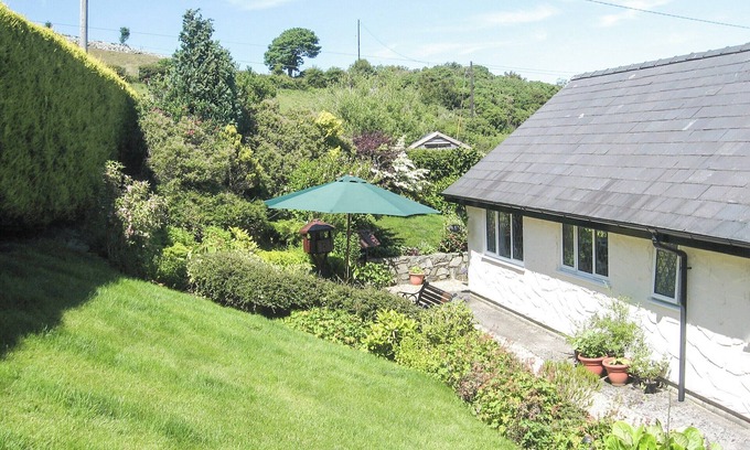 Llansadwrn Cottage | 1 bedroom accommodation in Llanfair Talhaiarn, near Abergele