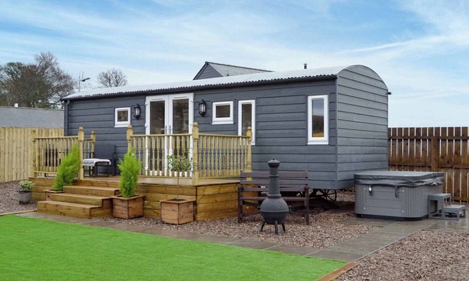 Montrose Cottage | 1 bedroom accommodation in Montrose