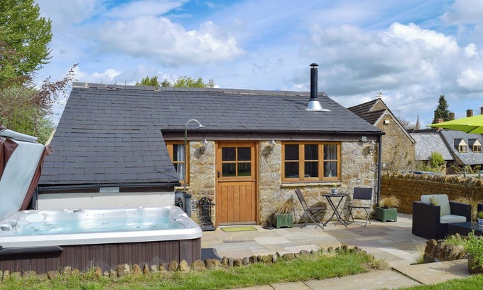Whichford Cottage | 1 bedroom accommodation in Swerford, near Chipping Norton