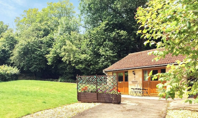 Brympton Cottage | 1 bedroom accommodation in East Coker, near Yeovil