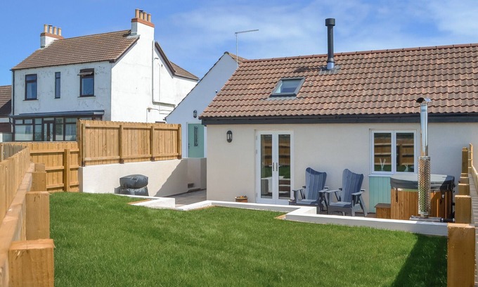Buckton Cottage | 1 bedroom accommodation in Bempton, near Bridlington