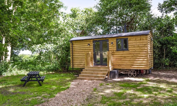 Irstead Cottage | 1 bedroom accommodation in Cantley