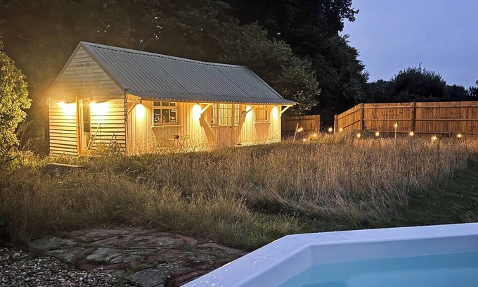 Dorking Cottage | 1 bedroom accommodation in Dorking