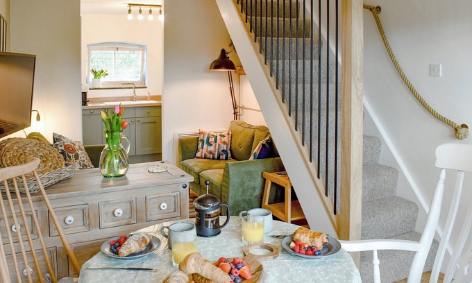 Irstead Cottage | 1 bedroom accommodation in Ludham, near Great Yarmouth