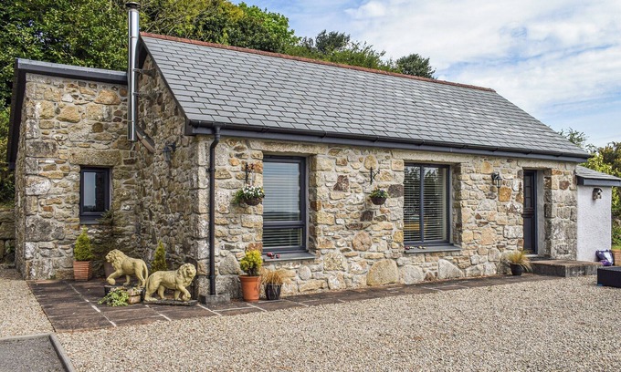 Lanner Cottage | 1 bedroom accommodation in Lanner, near Falmouth