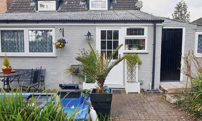 East Kirkby Cottage | 1 bedroom accommodation in East Kirkby, near Spilsby