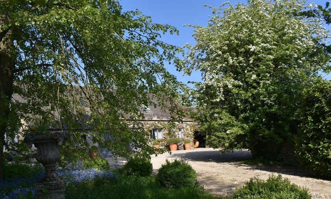 Bampton Cottage | 1 bedroom accommodation in Grafton, Bampton