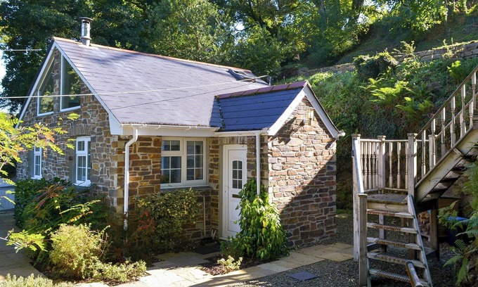 Bodmin Cottage | 1 bedroom accommodation in Polbrock, Washaway