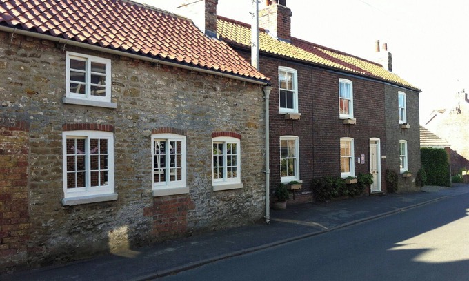 Hotham Cottage | 1 bedroom accommodation in Nordham, near Beverley