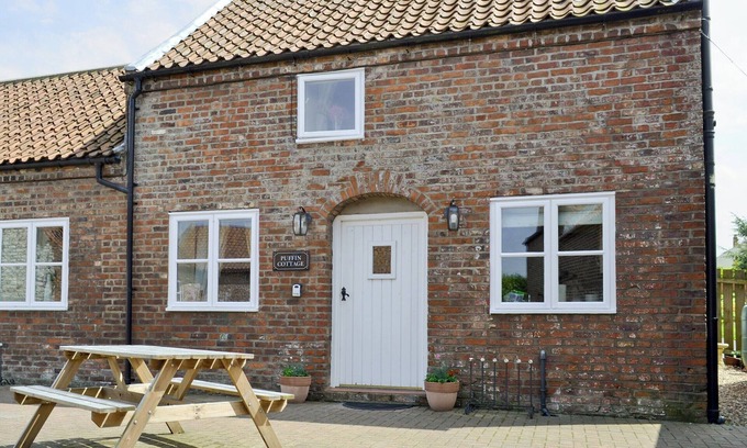 Buckton Cottage | 1 bedroom accommodation in Buckton, near Flamborough