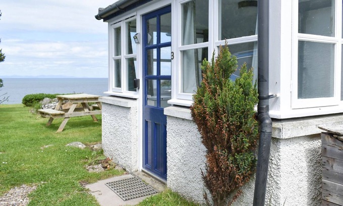 Elgin Cottage | 1 bedroom accommodation in Covesea, near Lossiemouth
