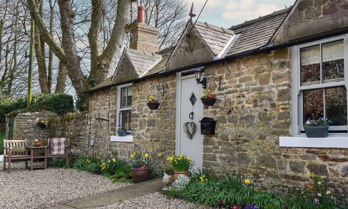 Hexham Cottage | 1 bedroom accommodation in Thorngrafton, near Bardon Mill