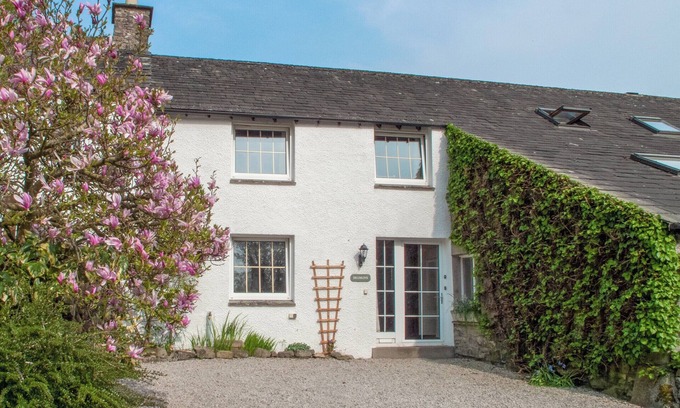 Kendal Cottage | 1 bedroom accommodation in Endmoor, near Kendal