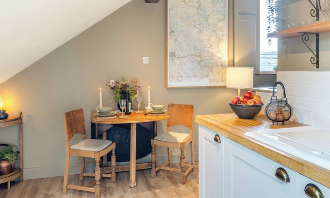 Litton Cottage | 1 bedroom accommodation in Wheston, near Tideswell