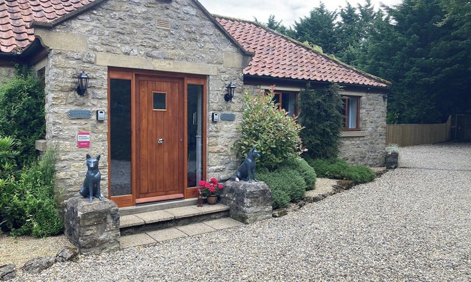 Lockton Cottage | 1 bedroom accommodation in Lockton, near Pickering