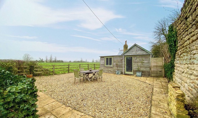 Swindon Cottage | 1 bedroom accommodation in Purton