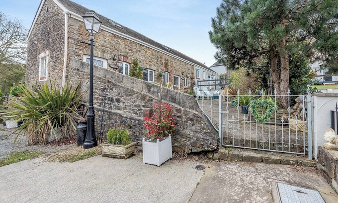 Gowerton Cottage | 1 bedroom accommodation in Gowerton, Gower