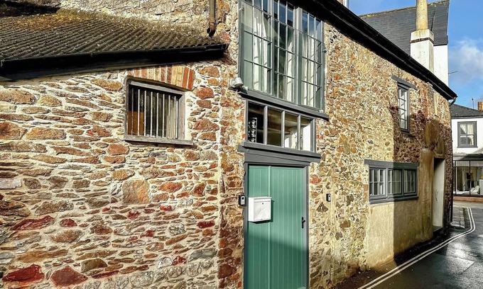 Totnes Cottage | 1 bedroom accommodation in Totnes