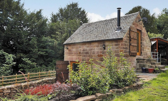 Crich Cottage | 1 bedroom accommodation in Whatstandwell, near Matlock
