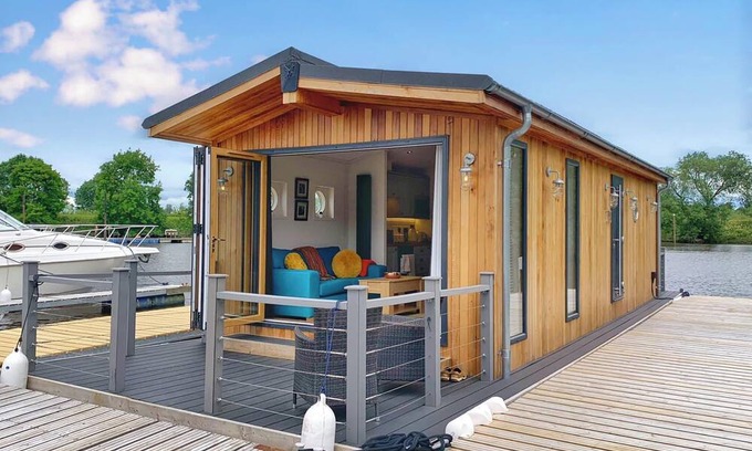Naburn Ski Chalet | 1 bedroom accommodation in Naburn, York