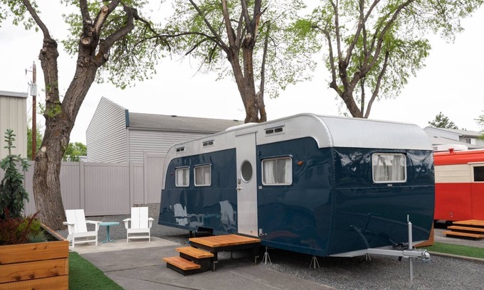 Larkspur House | 1 bedroom accommodation in Bend