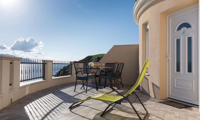 Komarna Apartment | 1 bedroom amazing apartment in Komarna