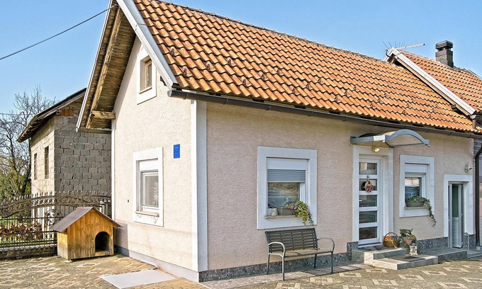 Licko Lesce House | 1 bedroom amazing home in Licko Lesce