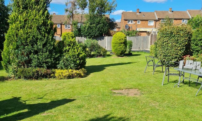 Old Harlow Apartment | 1 Bedroom Annex - 2 Mins From Train Station