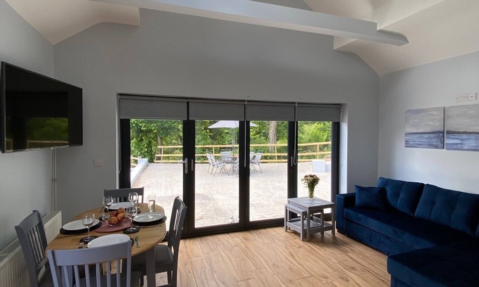 Clonmany Apartment | 1 Bedroom Annex @ The Old Parochial House