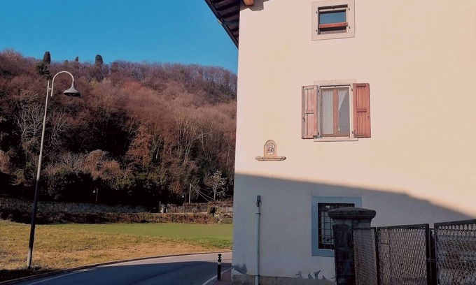 Costa di Mezzate Apartment | 1 Bedroom Apartment in Costa di Mezzate
