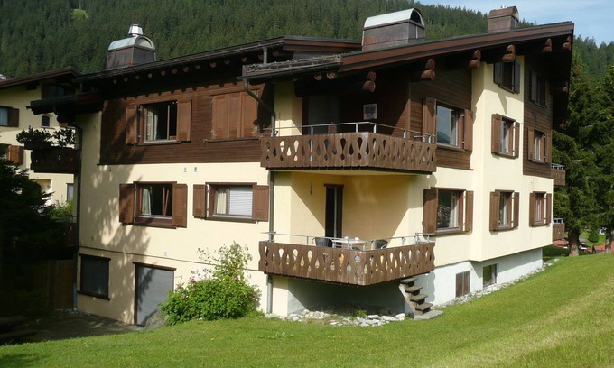 Klosters-Serneus Apartment | 1 bedroom apartment in chalet with stunning view over Klosters and mountains.