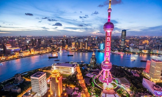 Downtown Shanghai Apartment | 1 Bedroom Apartment at Huaihai Road Huangpu Shanghai