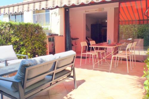 Sanary-sur-Mer Apartment | 1-bedroom apartment near the beach
