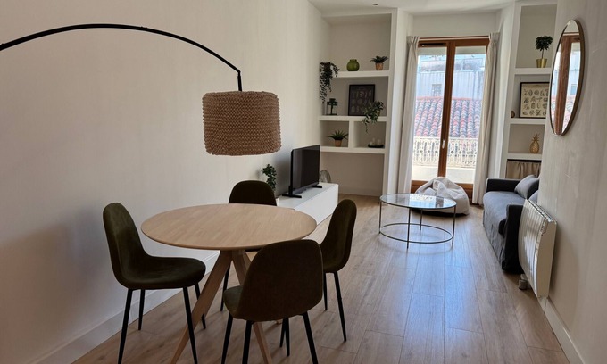 Gambetta Apartment | 1 bedroom apartment with balcony - near park