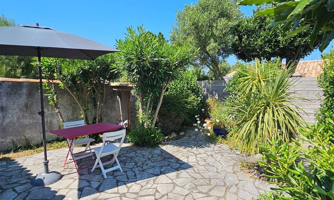 Ars-en-Re Apartment | 1 bedroom apartment in ars en rã©