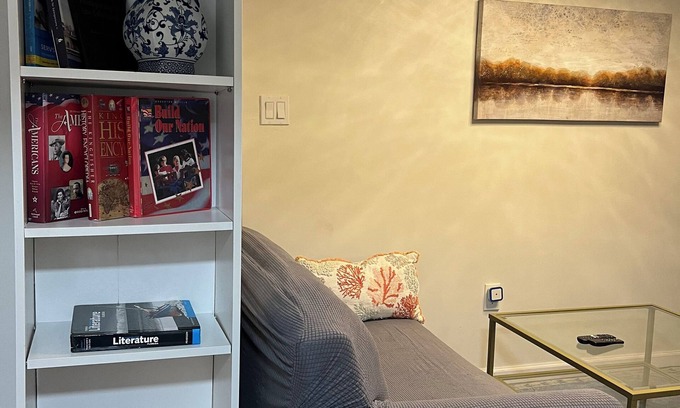 Queens House | 1 bedroom apartment in ground floor very nice and close to everything