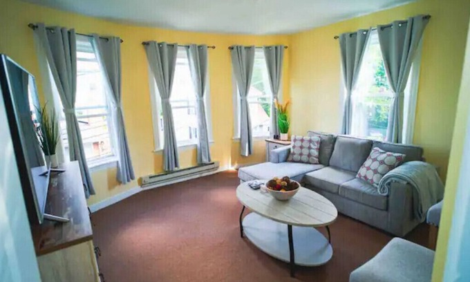 Usmma Apartment | 1-Bedroom Apartment with Sofa bed in City Island
