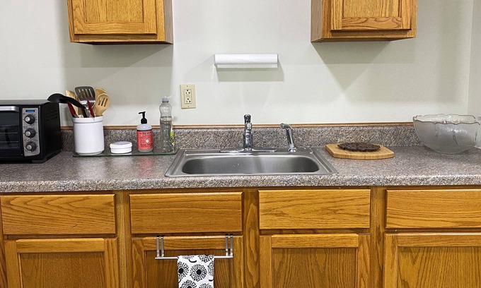 Penn Yan Apartment | 1-bedroom apartment with AC, WiFi walking distance to downtown Penn Yan