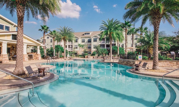 Deerwood Apartment | 1 bedroom at fabulous apartment near St Johns Town Center (TER)