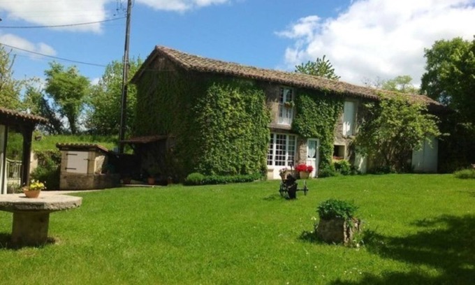 Sonnac Bed & Breakfast | 1 bedroom bed & breakfast in sonnac
