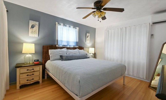Palm Beach Shores Apartment | 1 Bedroom boutique apartment by the beach