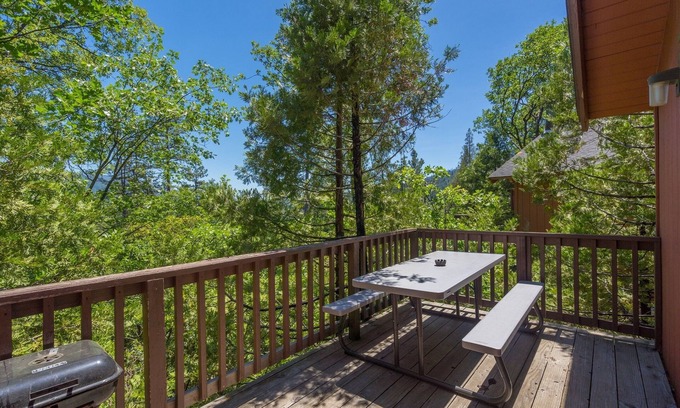 Bass Lake Cabin | 1 Bedroom Cabin at Bass Lake near Yosemite
