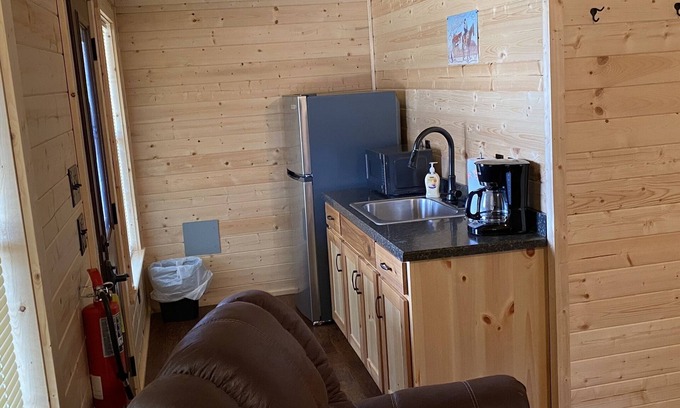 Hamilton House | 1 Bedroom Cabin w/Two Recliners Cabin 7