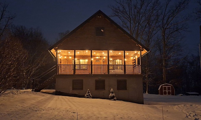 Dillsburg Ski Chalet | 1 Bedroom Chalet on 13 acres for couples to stay and rejuvenate their marriage