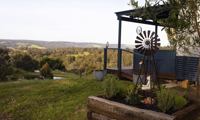 Lowden Cabin | 1 bedroom Chalet with uninterrupted views over the Preston Valley