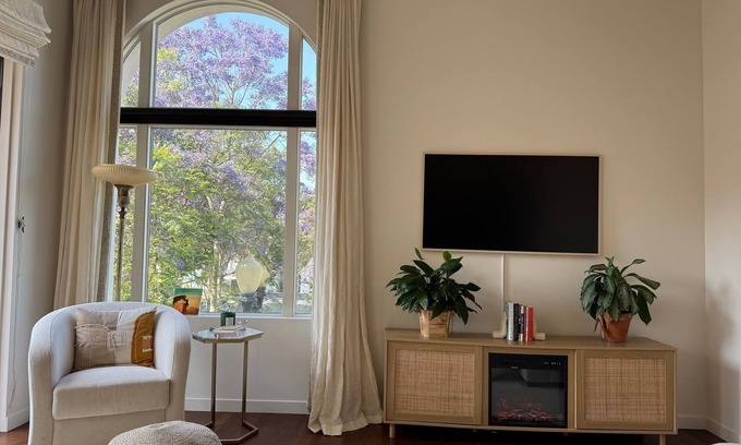 Lower State Condo | 1 bedroom condo in enchanting Santa Barbara by the water!