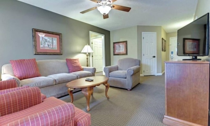 Williamsburg Condo | 1 bedroom condo, Kingsgate - VA