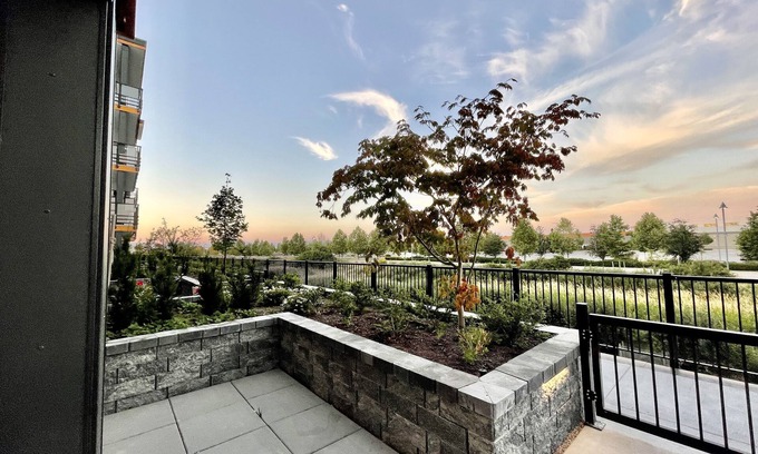 Tsawwassen Condo | 1 Bedroom condo opposite Tsawwassen Mall!!
